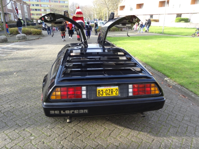 delorean met Sinterklaas in wheermolen purmerend