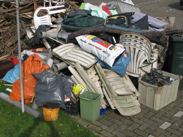 Breng grof vuil en KCA altijd naar de milieustraat in Purmerend voor recycling