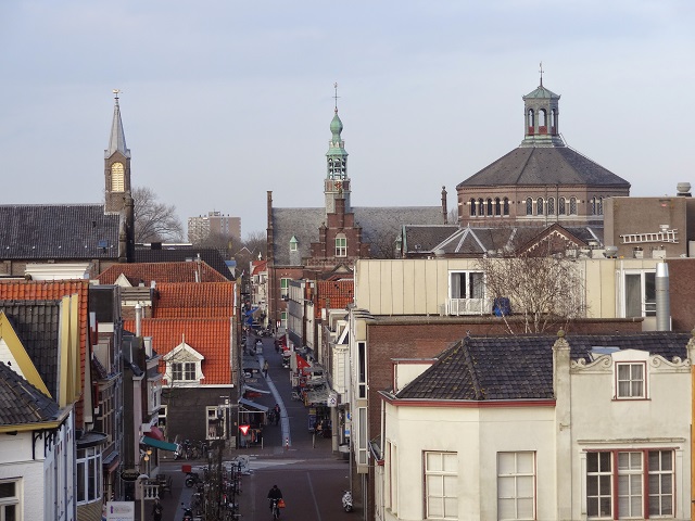 Het centrum van Purmerend vanaf de Melkwegbrug